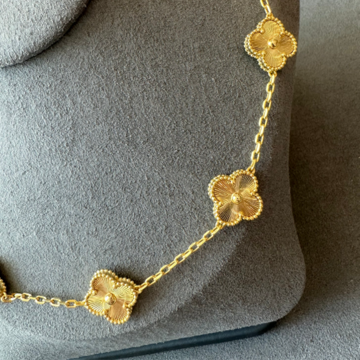 Conjunto Alhambra Trevo Colar 10 Trevos e Pulseira Brilhante - Ouro 18K