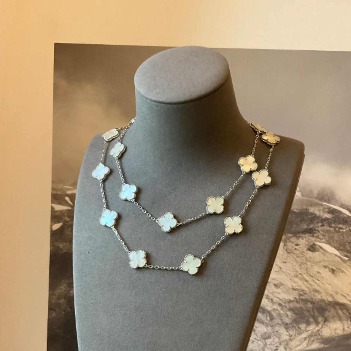 Colar Vintage Alhambra 20 Trevos Branco - Prata de Lei