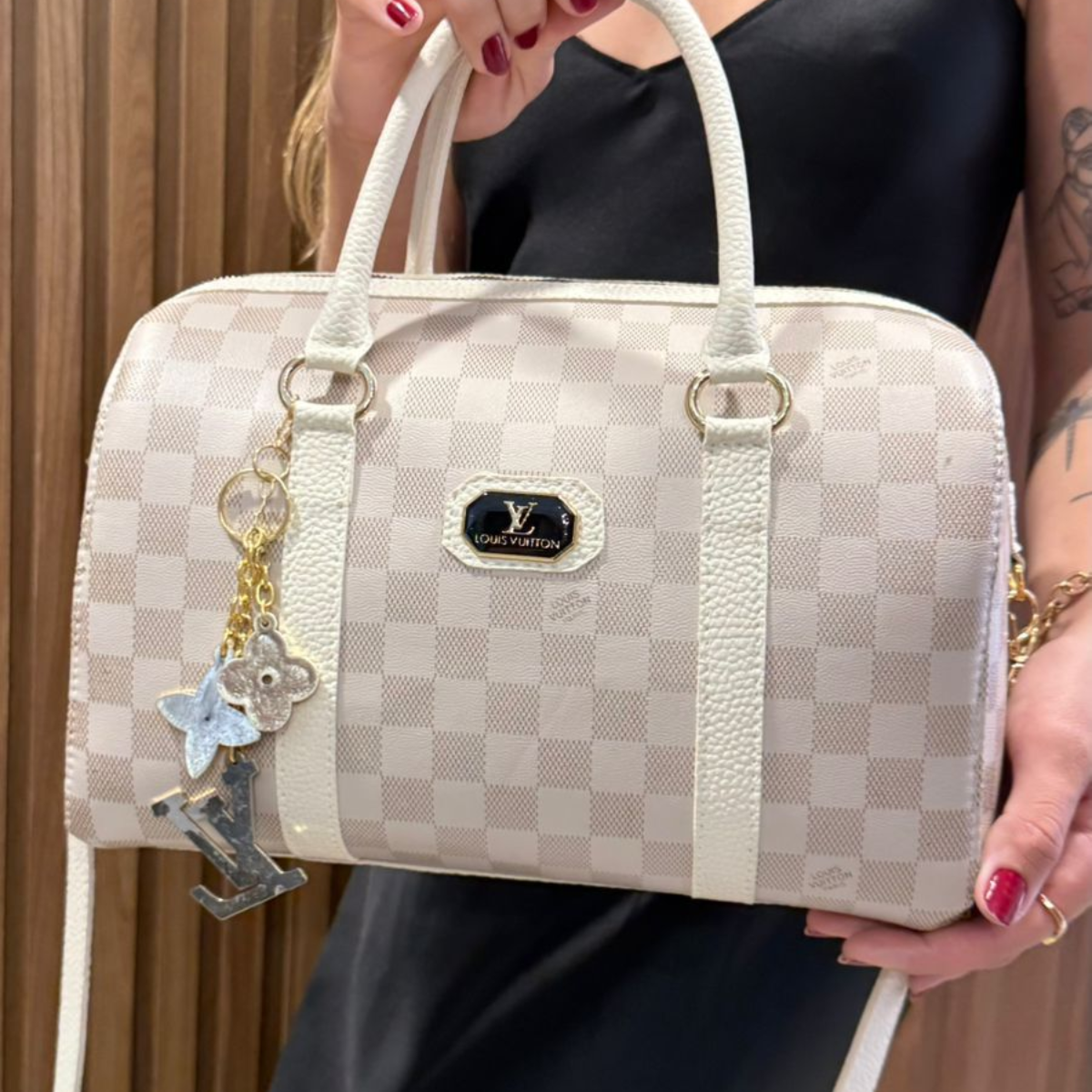 Bolsa Maleta LV Quadriculada Chaveiro OFF white