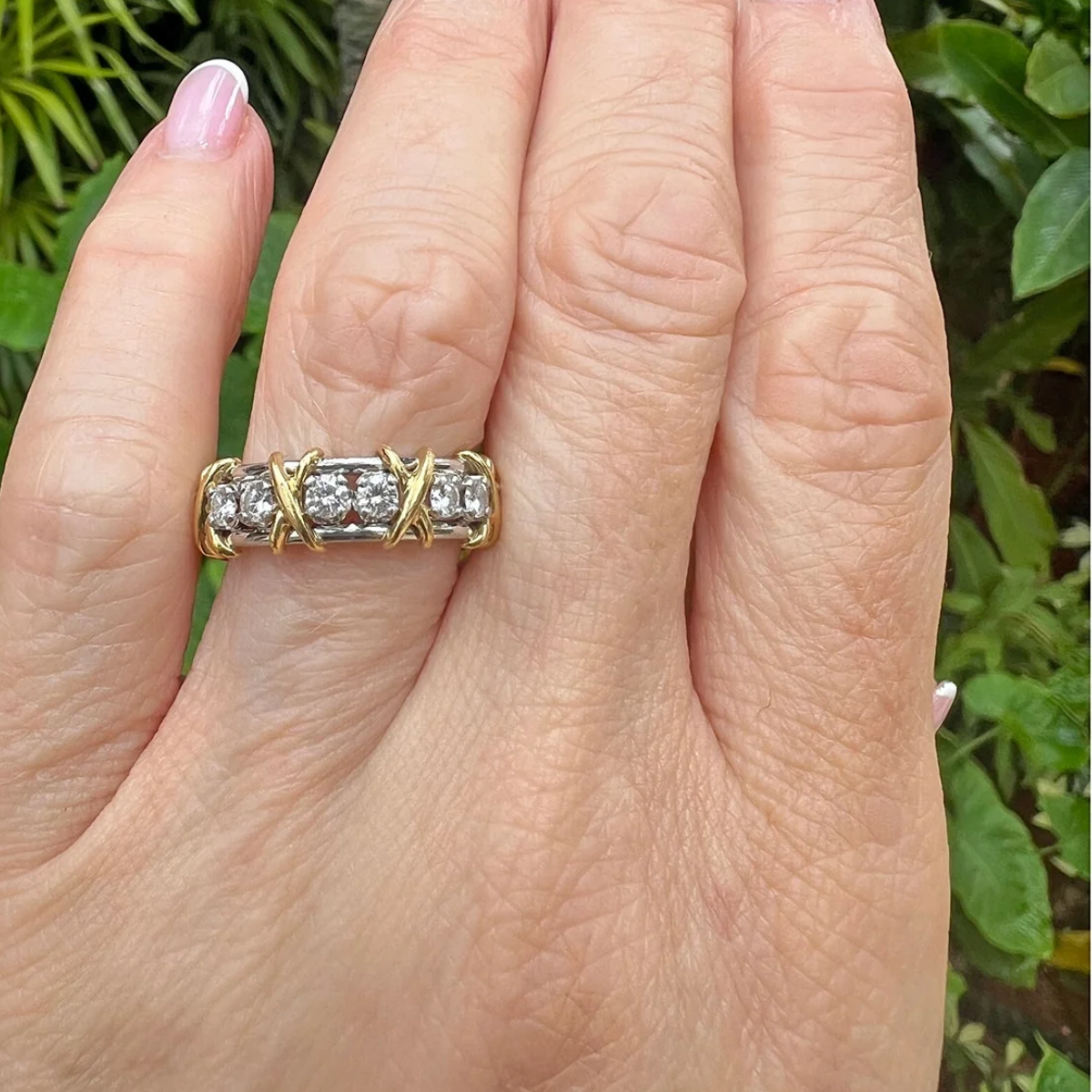 Anel Dezesseis Brilhantes - Ouro 18K