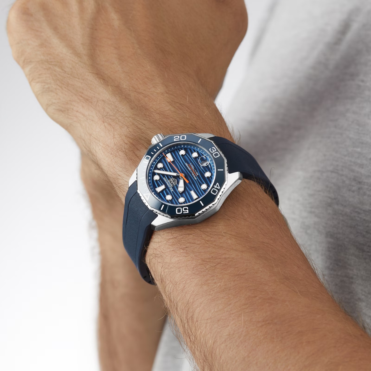 Relógio T.h Aquaracer Azul Professional 300 Date - Pulseira Borracha