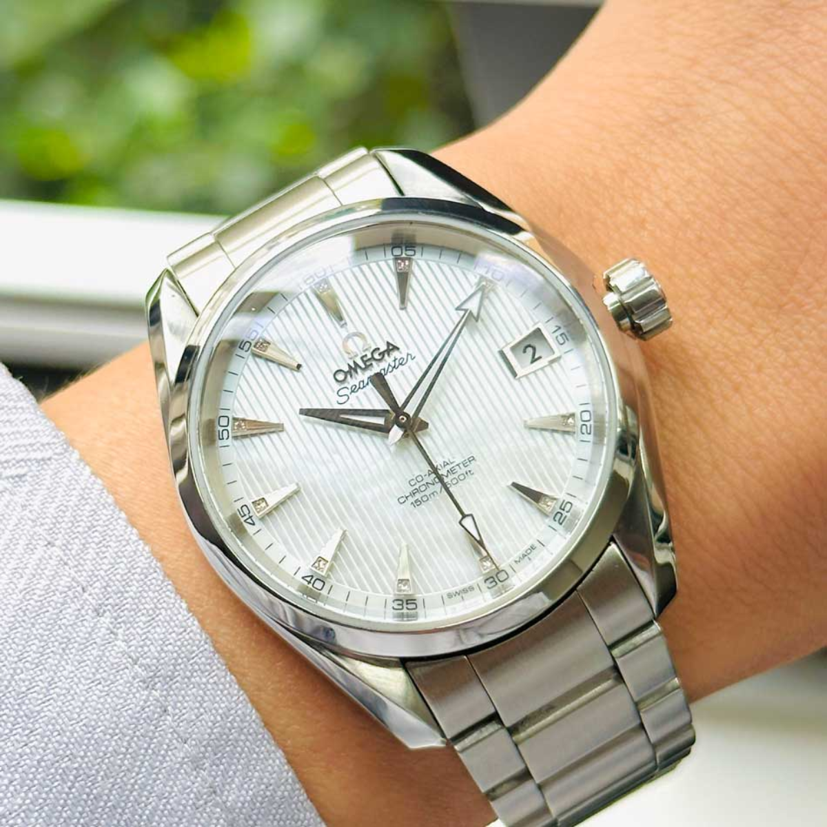 Relógio Omega Seamaster Aqua Terra 150M Calibre 8500 Fundo Branco