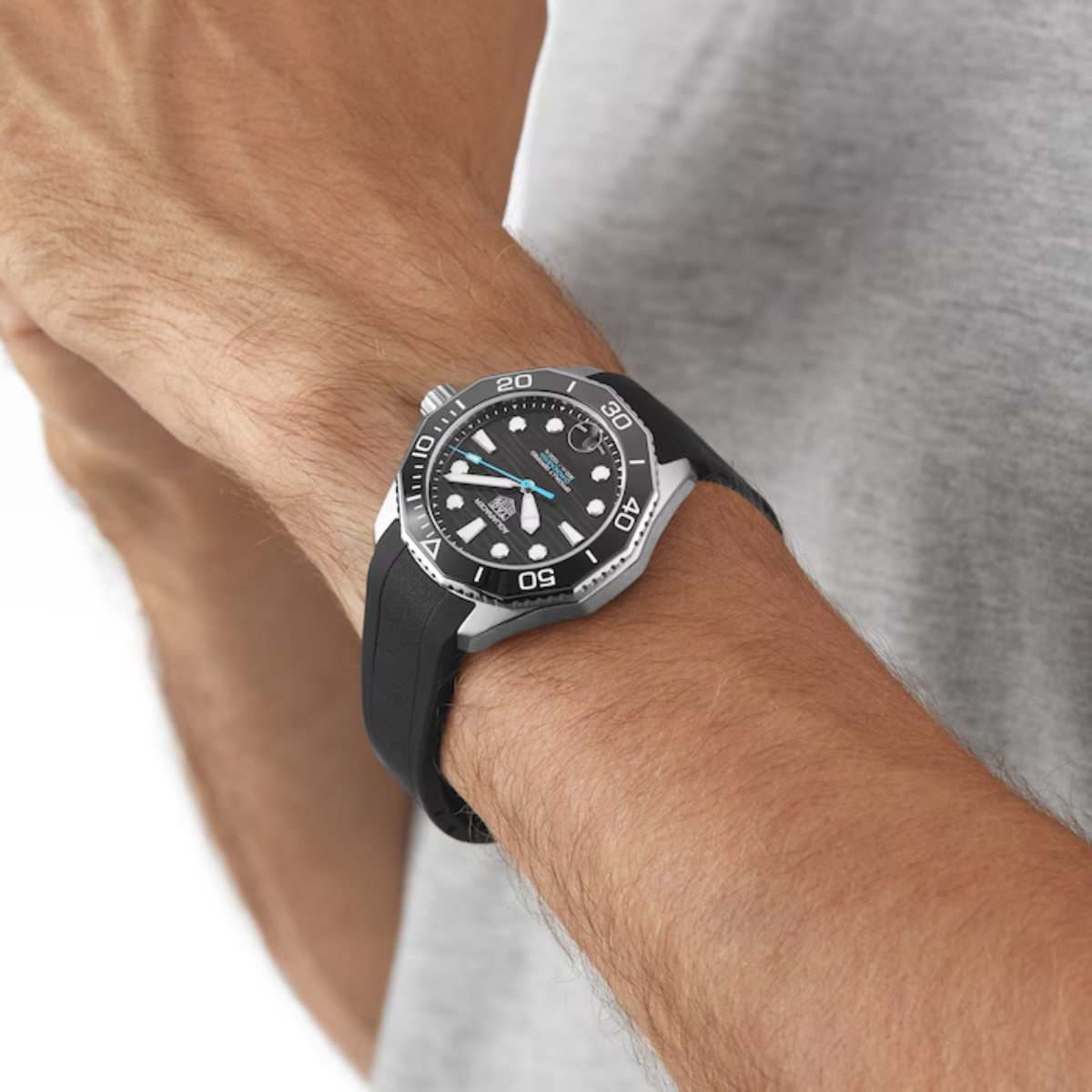 Relógio T.h Aquaracer Preto Professional 300 Date - Pulseira Borracha