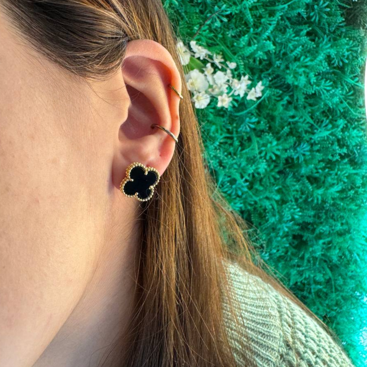 Brinco Pingente Vintage Alhambra Trevo Preto - Ouro 18K