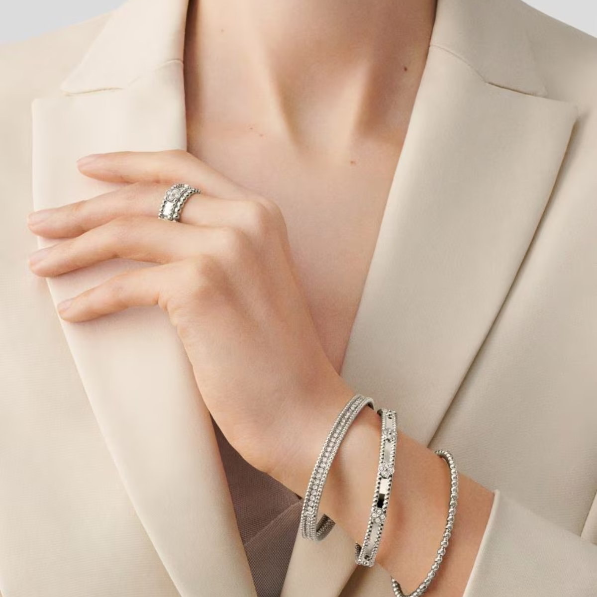 Bracelete Alhambra Trevos Perlee Signature - Prata 925
