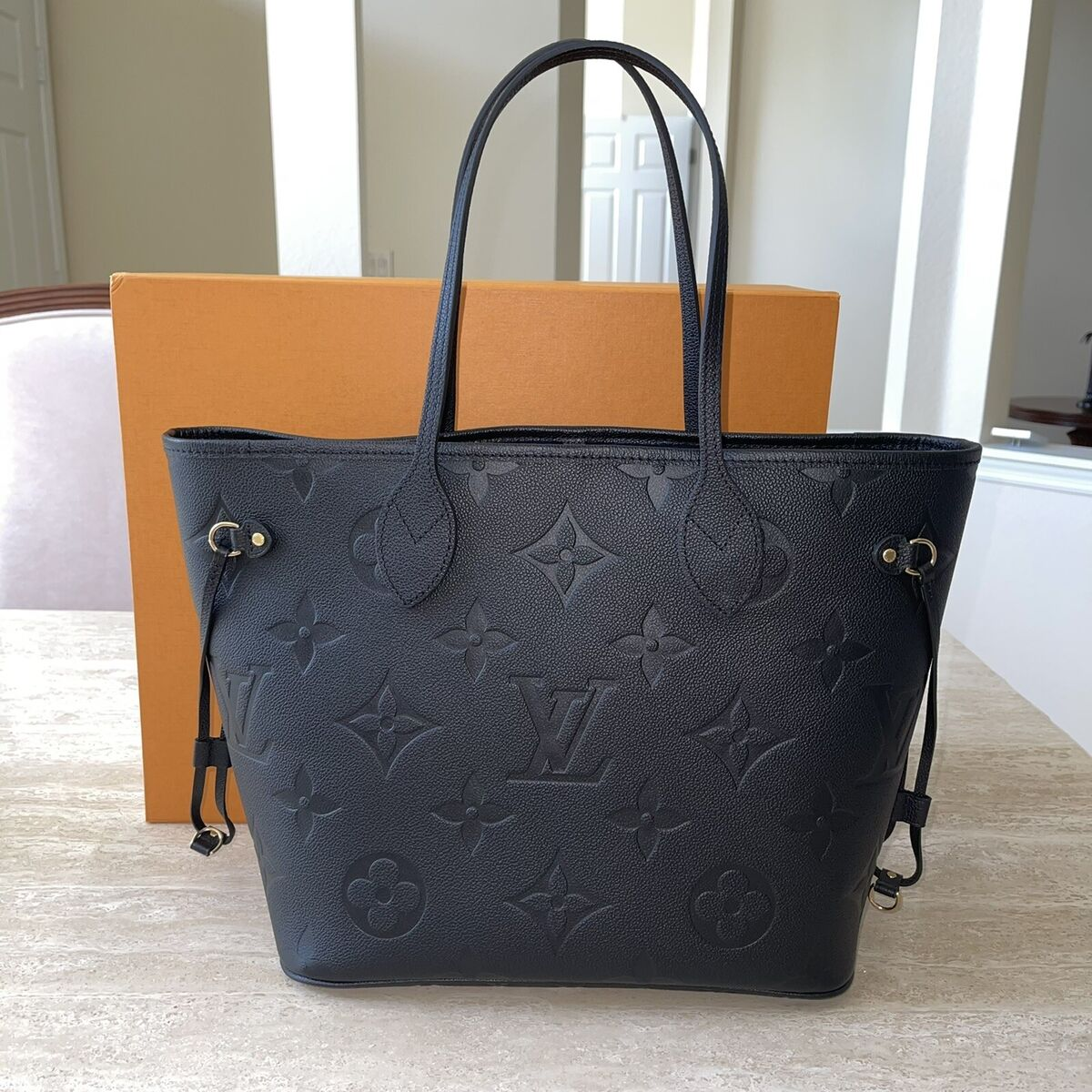 Bolsa LV Tote Neverfull MM Preto