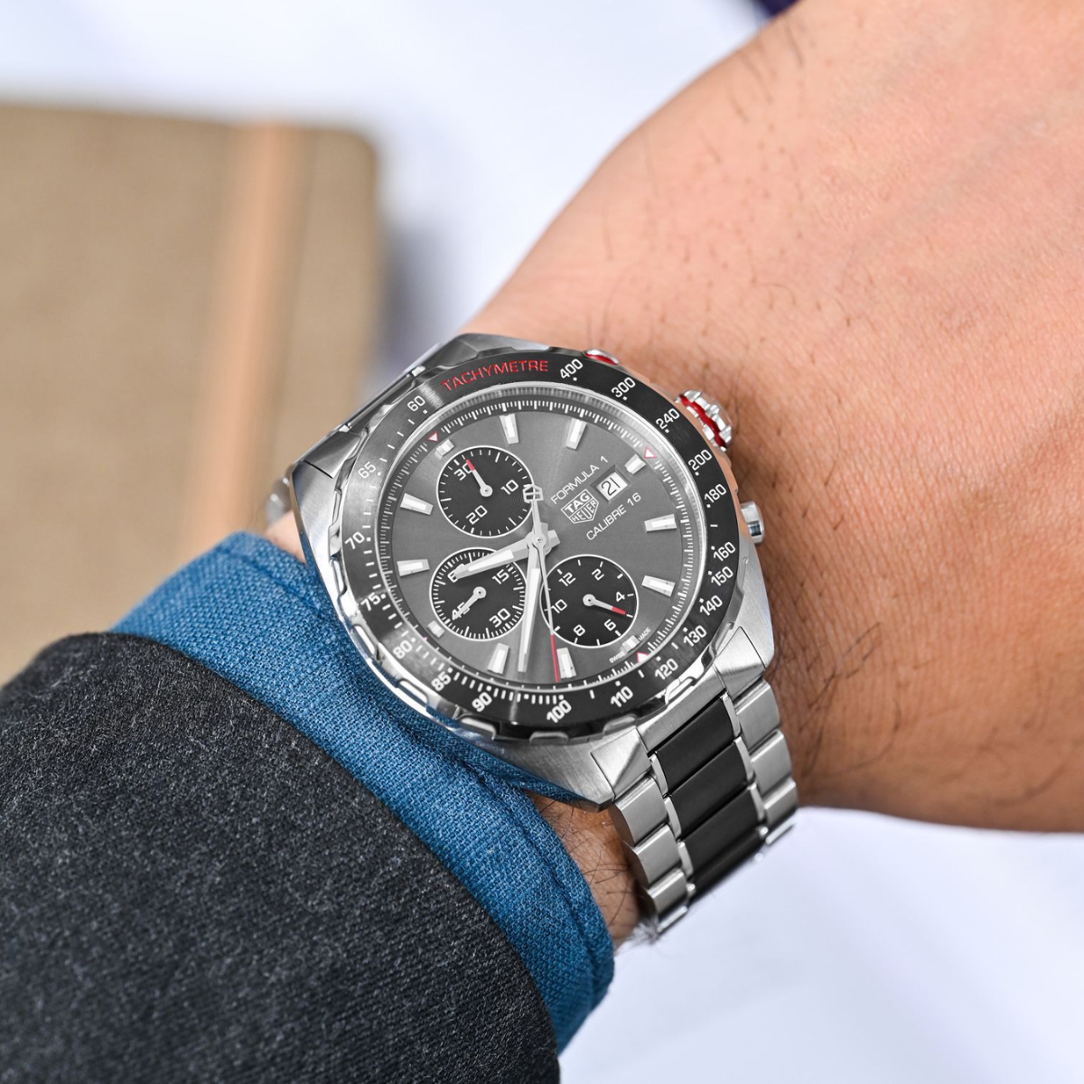 Relógio T.H Formula 1 Chronograph Fundo Cinza Listra Preta