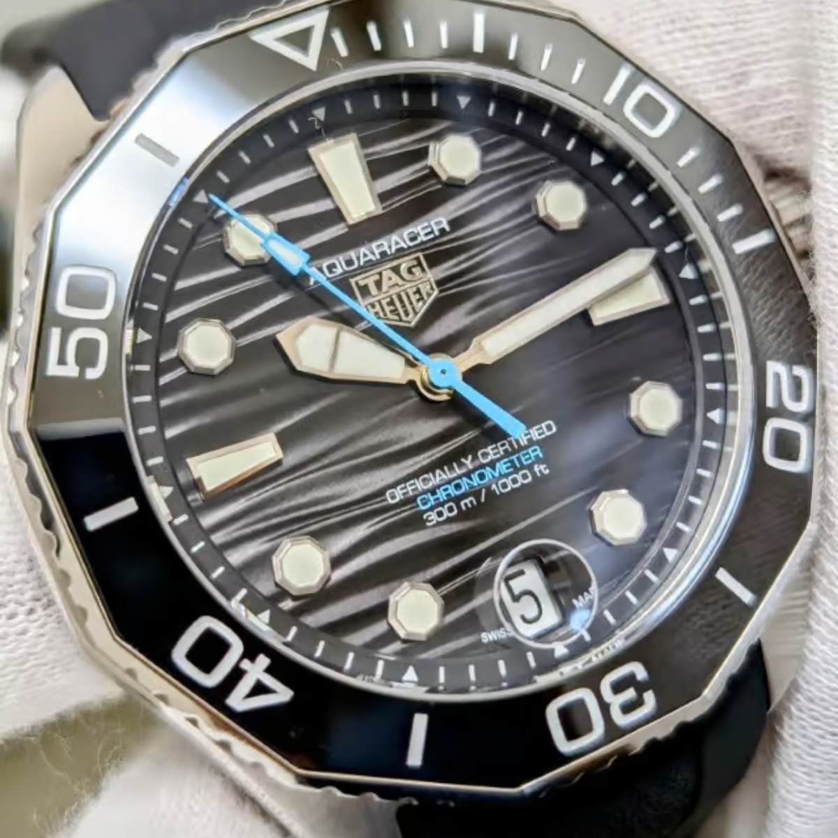 Relógio T.h Aquaracer Preto Professional 300 Date - Pulseira Borracha