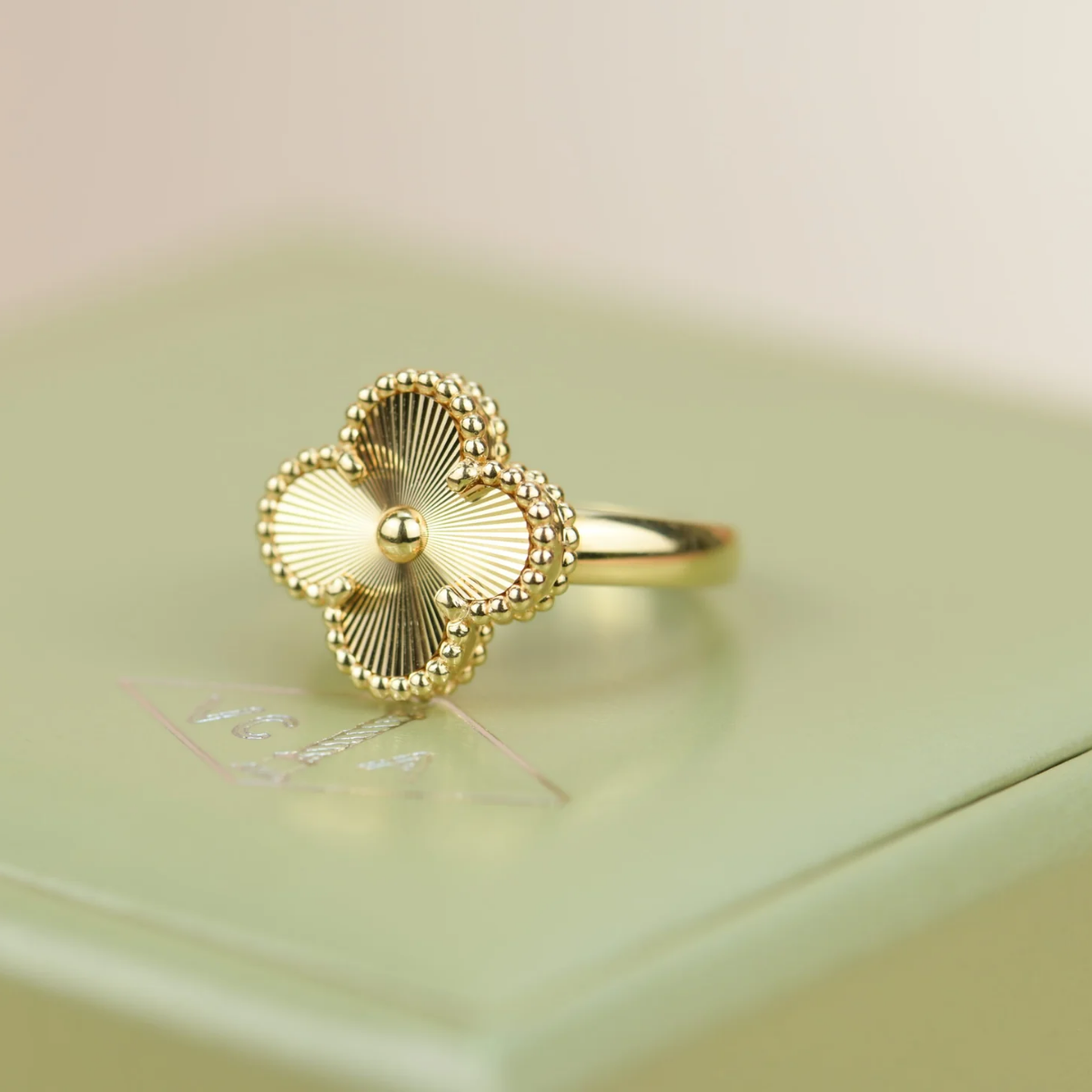 Anel Vintage Alhambra Brilhante - Ouro 18K