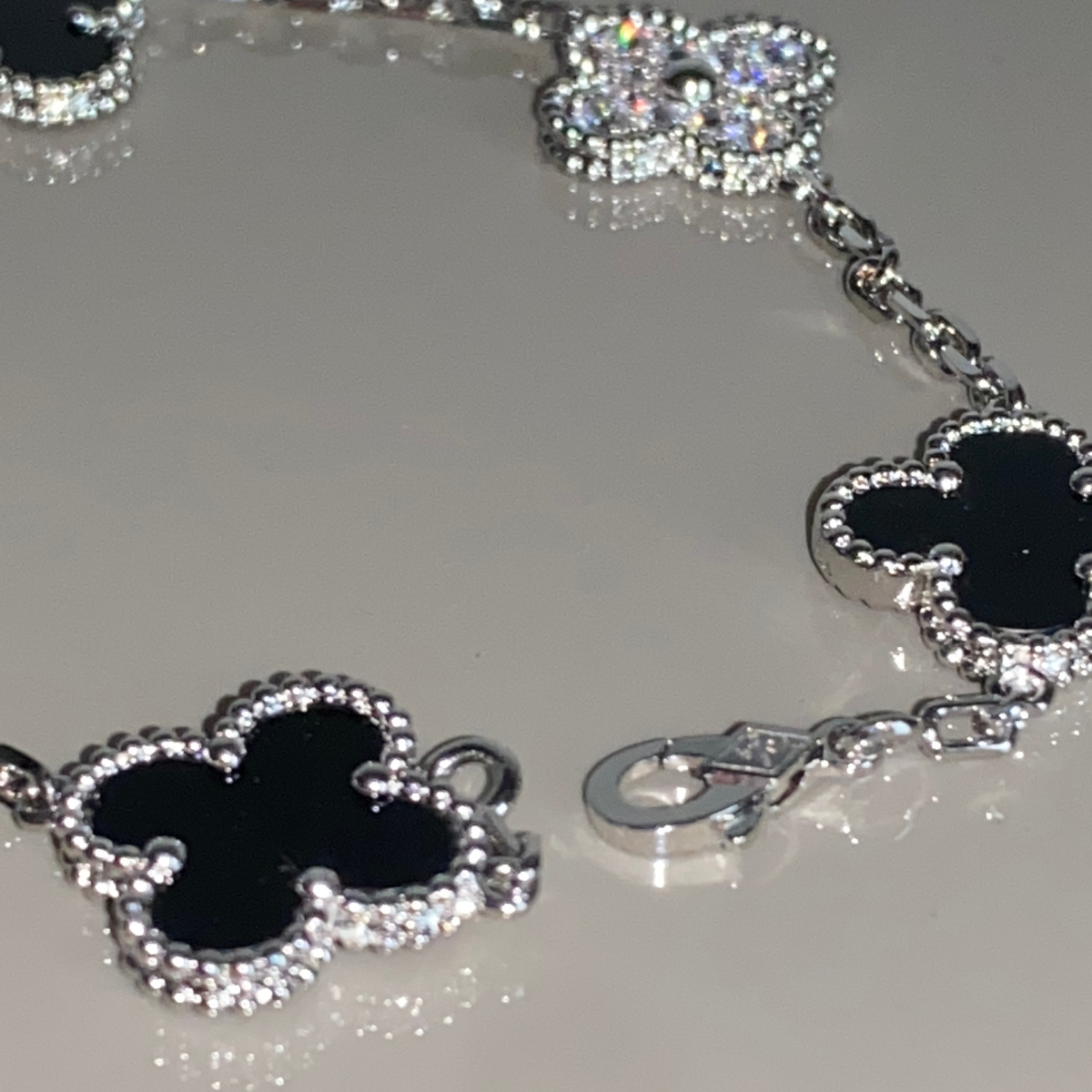 Conjunto Alhambra Trevo Colar 10 Trevos e Pulseira SnowFlake - Prata De Lei