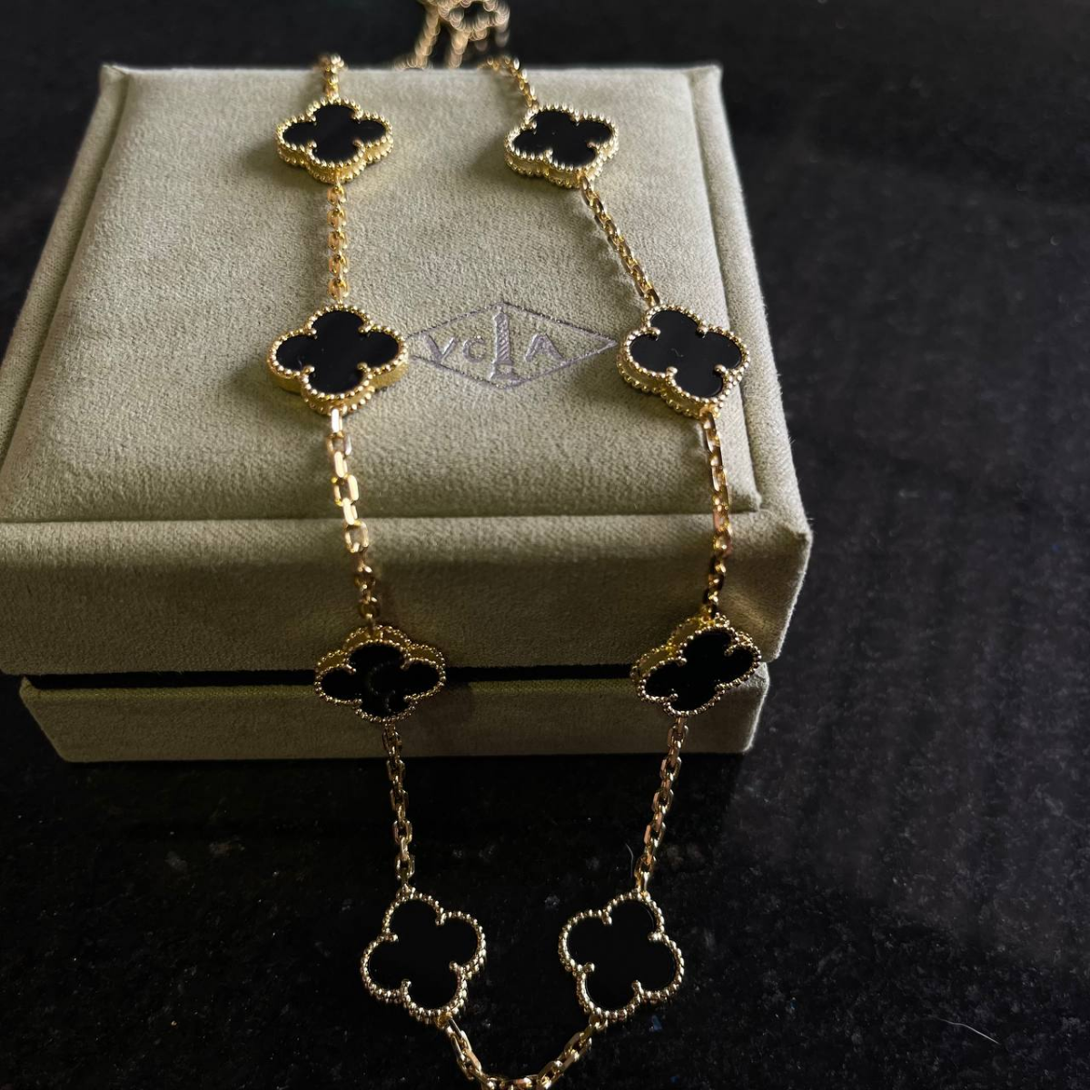 Conjunto Alhambra Vintage Trevo Completo Preto - Ouro 18K