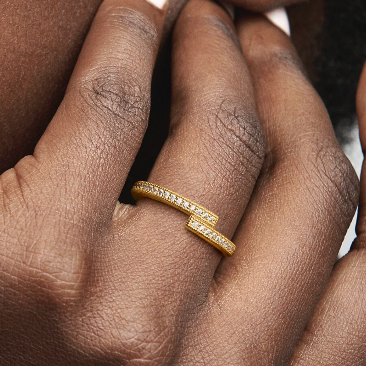Anel Sobreposto Cravejado - Ouro 18K