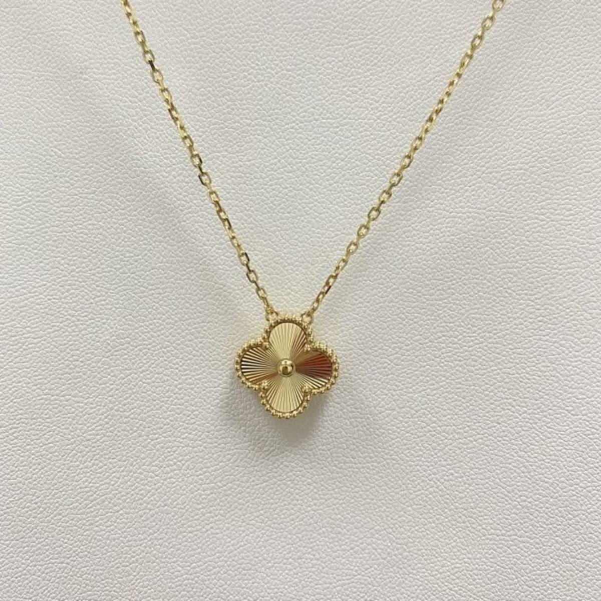Colar Vintage Alhambra Pingente Único Trevo Brilhante - Ouro 18K