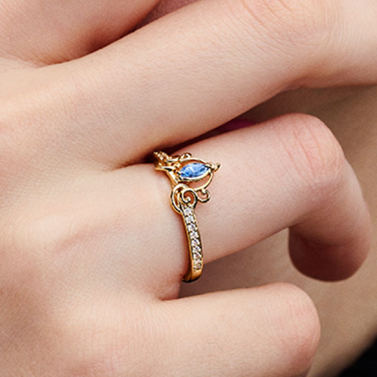 Anel Carruagem Cinderela - Ouro 18K