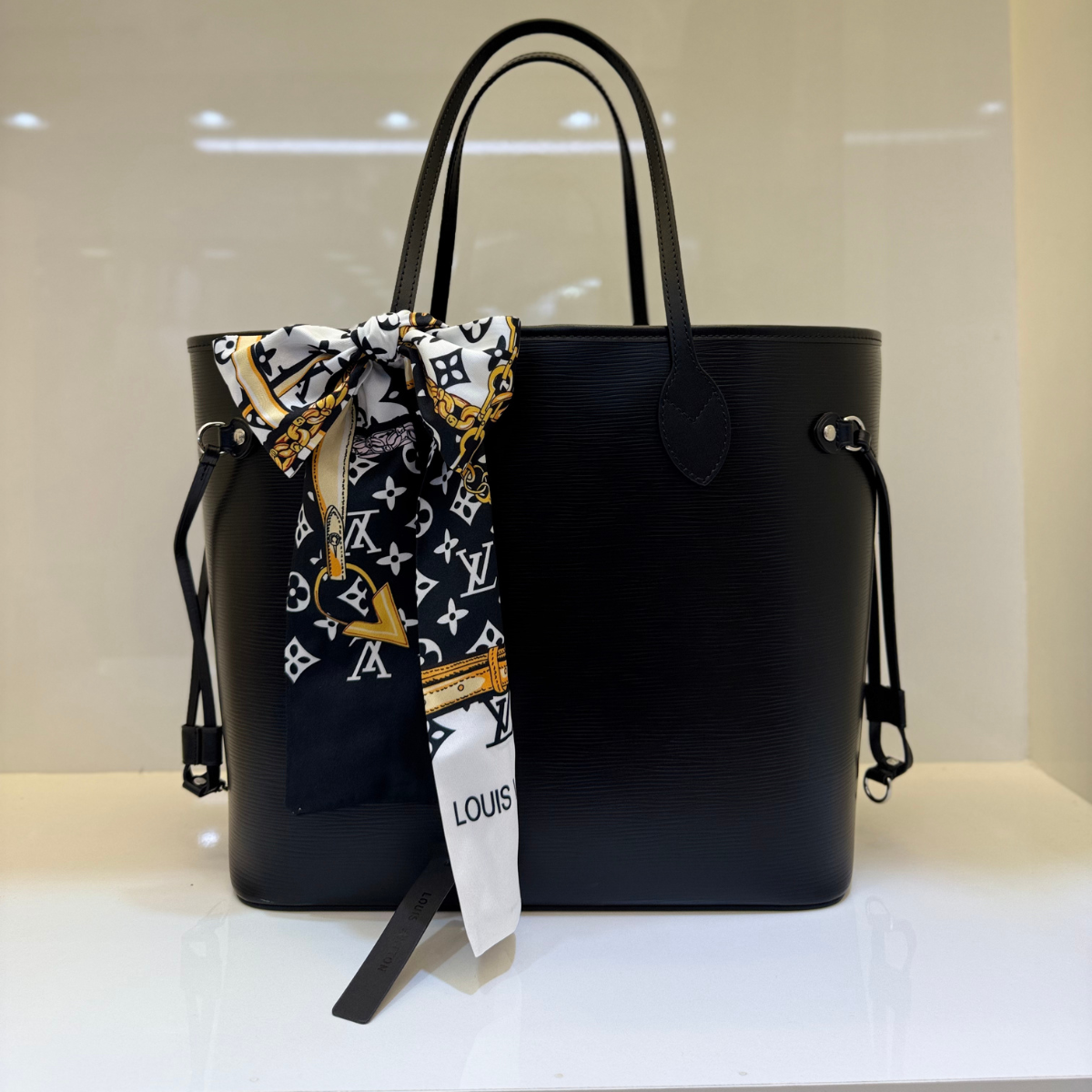 Bolsa LV Tote Neverfull MM Preto Liso