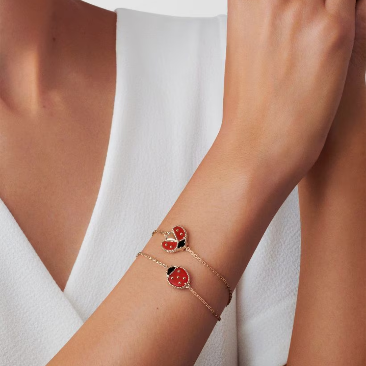 Pulseira VCA Lucky Spring Joaninha com Asas Abertas - Ouro Rose