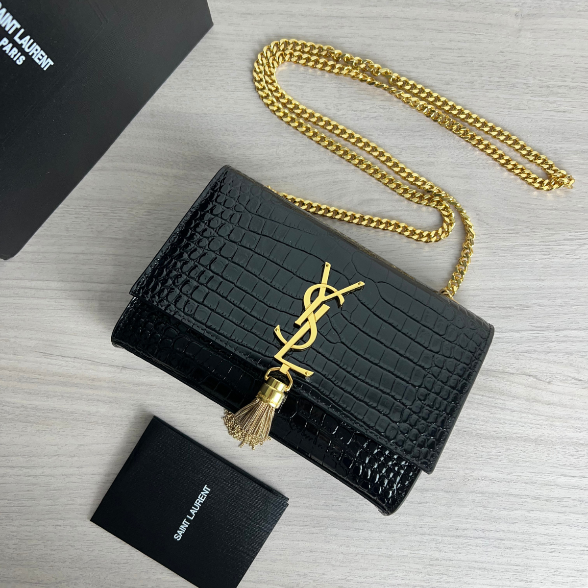 Bolsa YSL Kate Pequena detalhe Cassandre Couro Crocodilo