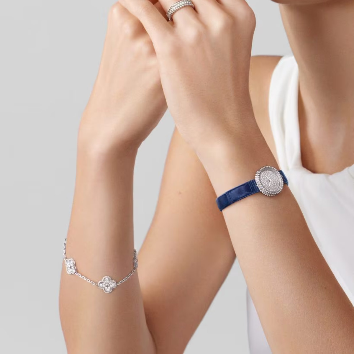 Pulseira Vintage Alhambra 5 Trevos Cravejado Snowflake - Prata de Lei