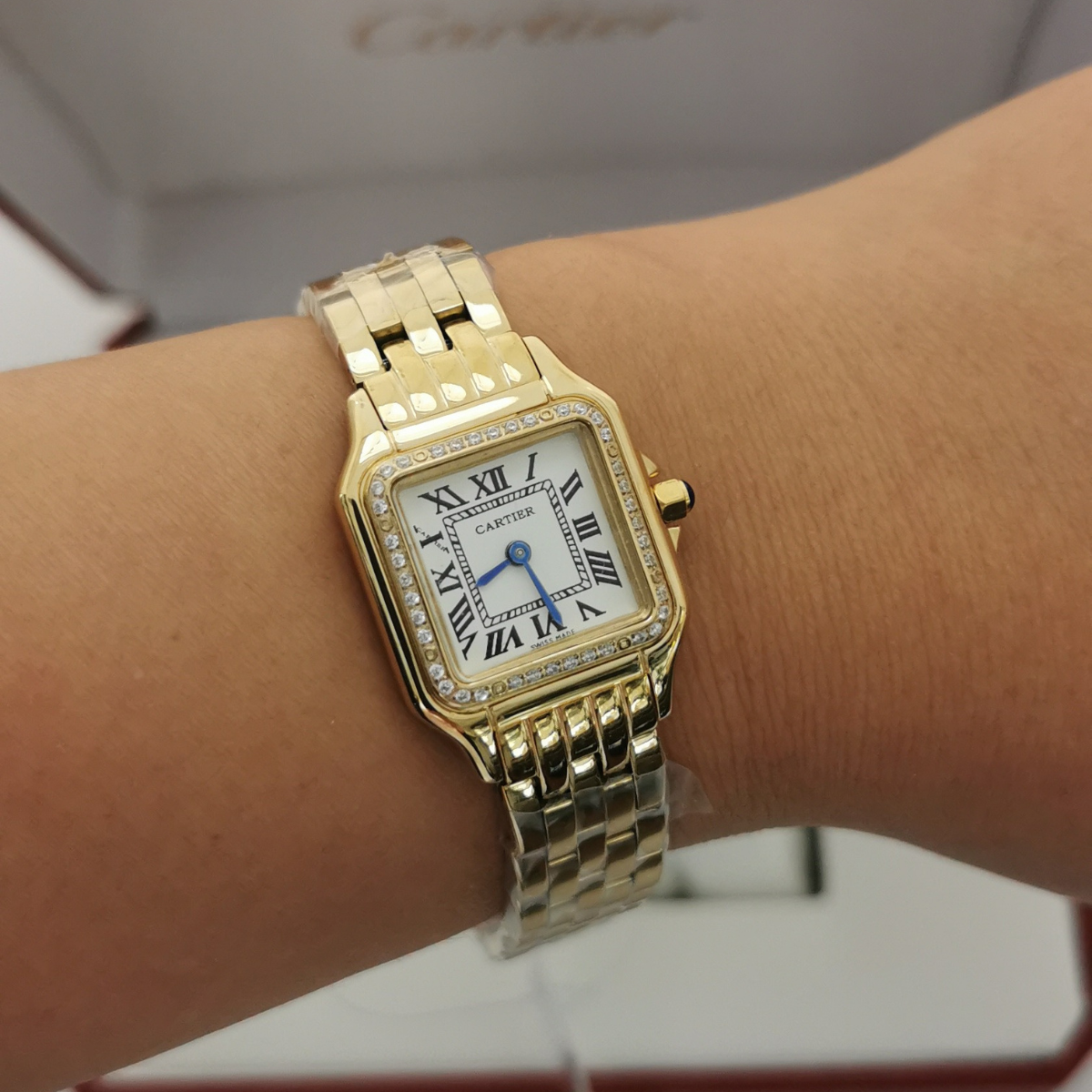 Relógio Mini Panthère Quadrado Pave Dourado