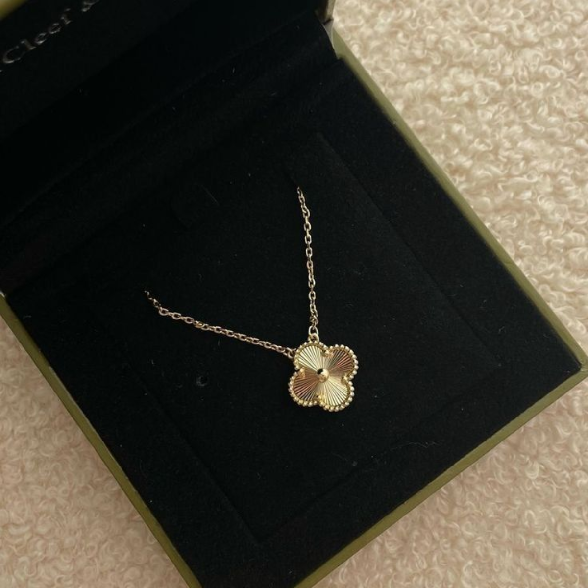 Colar Vintage Alhambra Pingente Único Trevo Brilhante - Ouro 18K