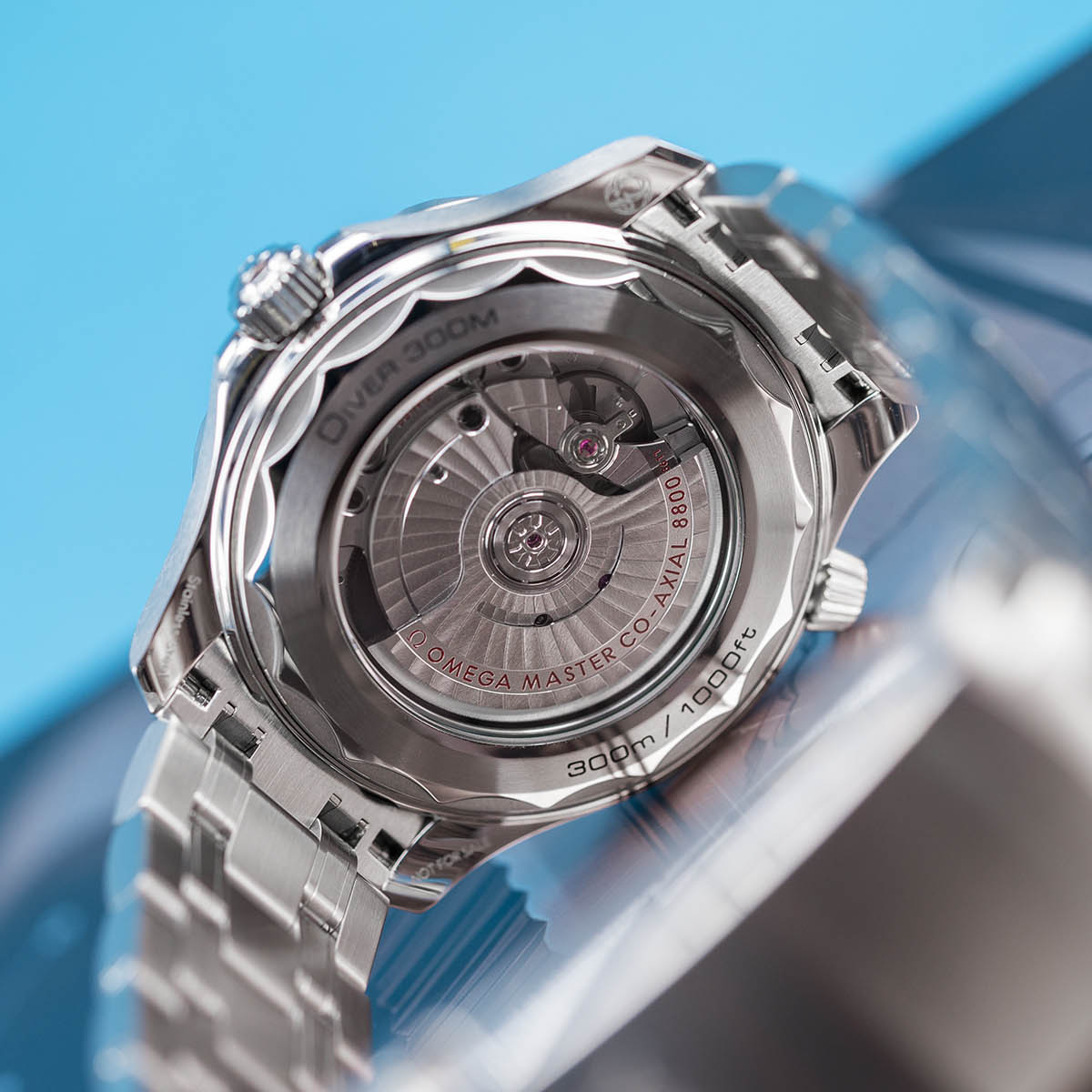 Relógio Omega Seamaster Diver 300M Fundo Cinza Bezel Azul