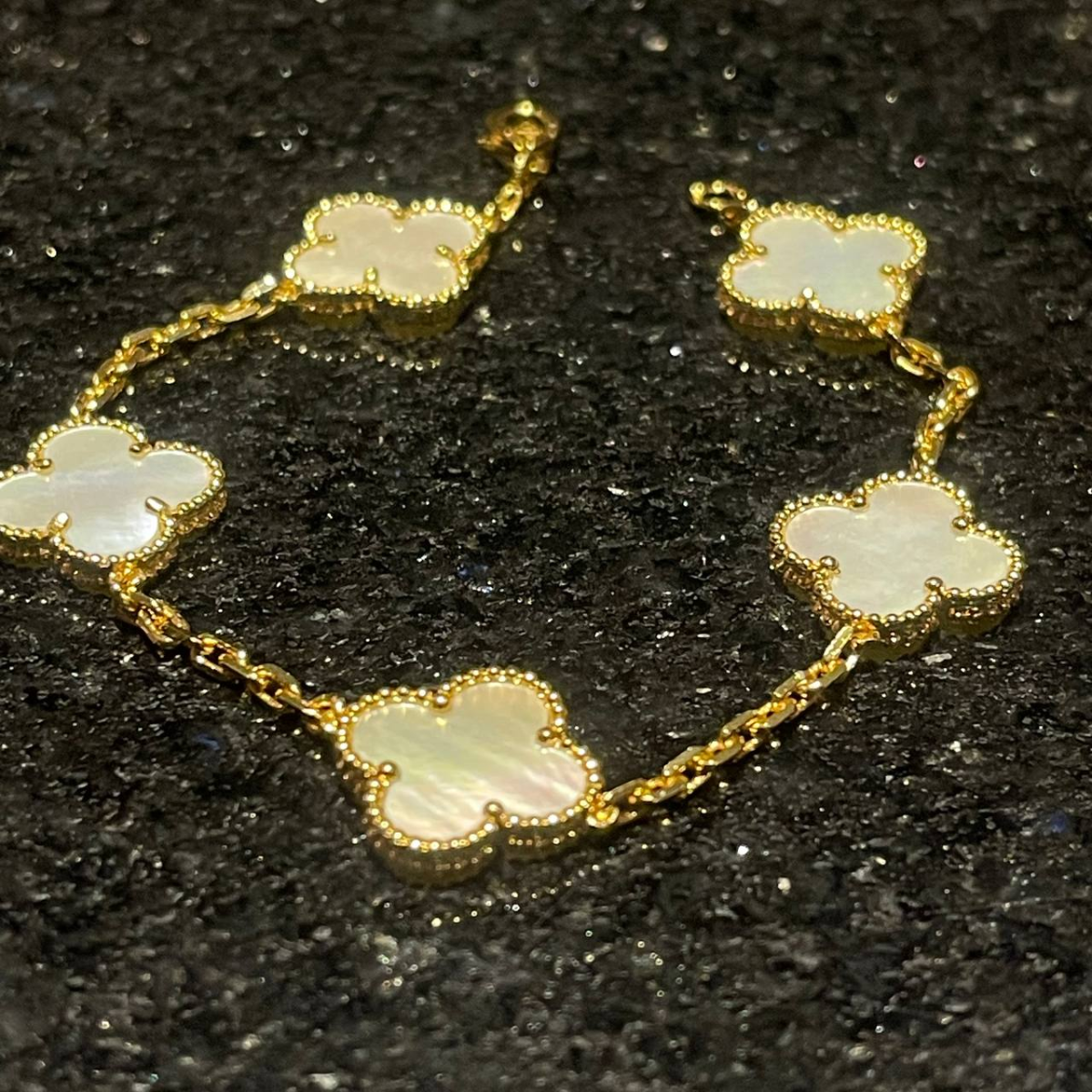 Conjunto Alhambra Trevo Colar 10 Trevos e Pulseira Branco - Ouro 18K