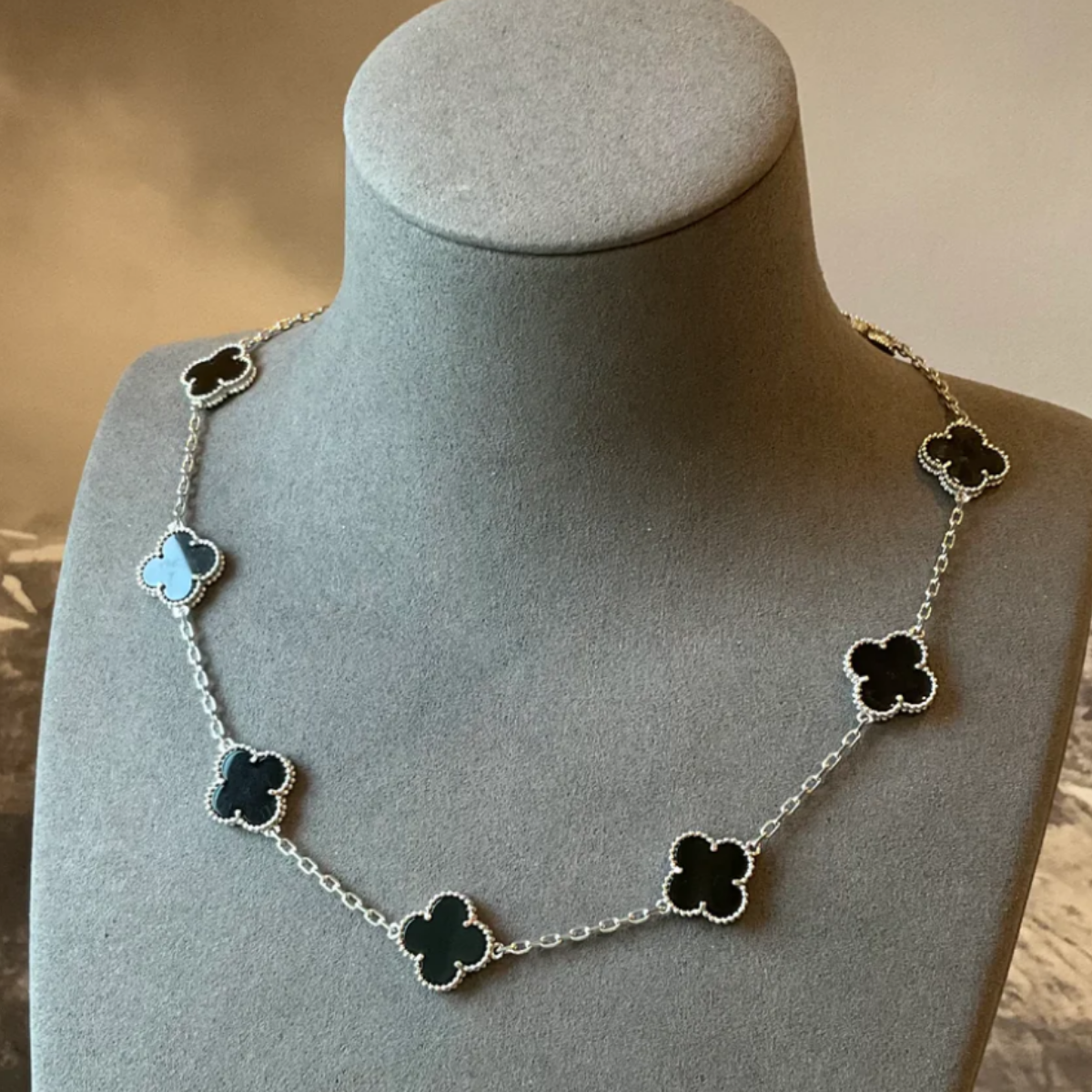 Conjunto Alhambra Trevo Colar 10 Trevos e Pulseira Preto - Prata de Lei